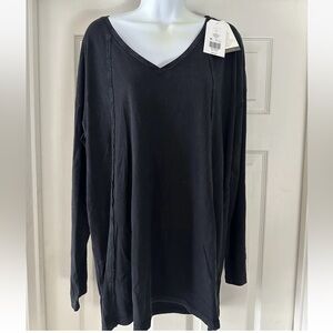 Wonderly Black V-Neck  loose fit Tunic top new NWT